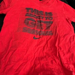 I’m selling a short sleeve shirt